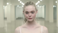 电影<霓虹恶魔>片段2