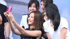 安心亚预购签名会