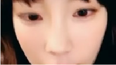 金泰妍突袭直播