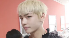 观看舞台笑出来的V和SUGA