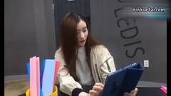 pledis girlz成员朴施妍在V app放送里被问到泰妍新歌一则