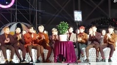 MMA颁奖典礼 全体观看EXO合集 台下