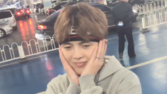 【厉害了】赵品霖机场表情包合集