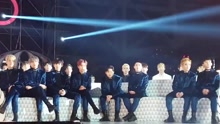  - EXO看防弹少年团舞台反应 2016MMA