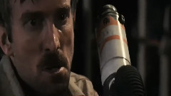 电影<第九区>精彩片段之Back Off