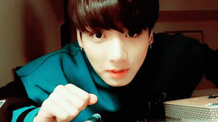 VAPP直播:期待已久的小吃货&回答粉丝问题的萌果果田柾国上线