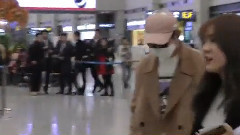 秀智EXO伯贤MAMA回国防弹少年团人气瘫痪机场