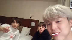 三名美少年深夜于酒店吃棒棒糖做游戏