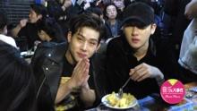 MONSTA X - 独家直击！MONSTA X偷溜逛夜市 苦等鸡腿排被群众包围