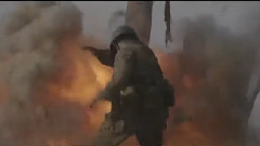 电影<血战钢锯岭>片段1:地狱对决