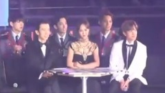 台下观看Cheer  Up舞台的反应