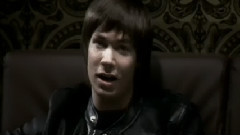 Она не твоя