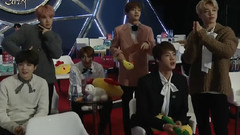 唱片部门 制作人奖方时赫 由金南俊代替领奖