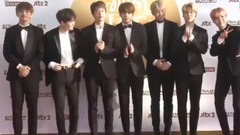 防弹少年团金唱片红毯