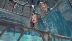 人鱼公主被火蛇咬伤