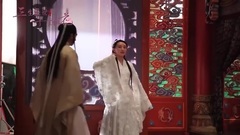 昆仑扇在片场呼风唤雨