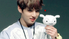 田柾国看看我像娃娃么