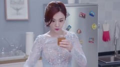 乔安剪了倪好的头发