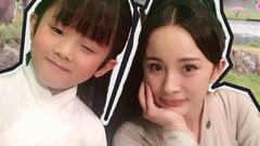 小阿离与杨幂片场零互动? 张艺瀚父亲澄清求放过