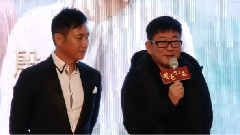 <鸡毛飞上天>导演余丁携第一代商人上台互动