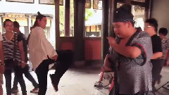 斧头帮帮主来踢馆