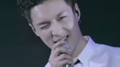 张艺兴(EXO) - 纵是光影迷人眼,舞台上的你更是绝色