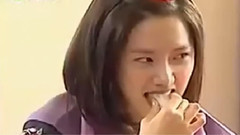 允儿吃到芥末很生气