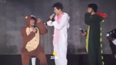 EXO 吃饭笑喷系列5 红毯尴尬走丢