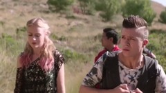 电影《逃亡僵尸岛》CUT