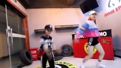 导师带领刘诗妍同学汉口店演绎街舞Hiphop