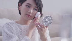 雪肌精「粉雪の雪肌精」篇 (15秒)