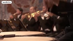 Gustavo Dudamel - Beethoven's Symphony No 1, 3.Menuetto _ Allegro molto e vicace - Trio