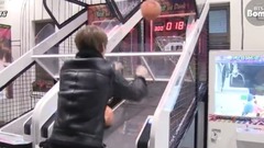 [BANGTAN BOMB]篮球机也无法阻挡我的热情... 一起来看V玩篮球游戏吧