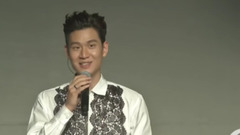 周兴哲提前庆生 与金猪亲亲好害羞