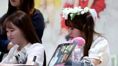 OH MY GIRL - 蚕室粉丝签名会 签名中的忙内(Arin)