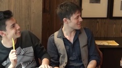 KURT和朋友们为香港即兴创作歌曲