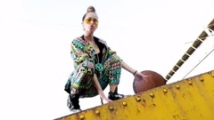 Lariss - You Can Lie