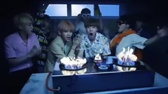 2NE1,防弹少年团 - Fire & 鼓掌