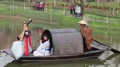 公园乌篷船上小插曲