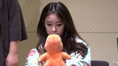 T-ara - T-ara Jiyeon and her little dinosaur