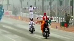 摩托车特技表演,霸气场面自带气场两米八