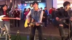 香港街头翻唱海阔天空