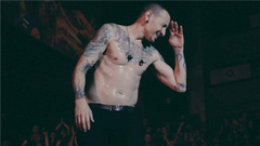 八分钟回顾林肯公园20年,一路走好 查斯特-贝宁顿