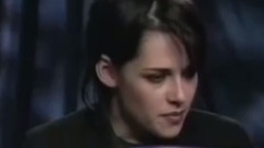 <暮光之城:新月>宣传时期,Kristen参加EXTRA的速问速答