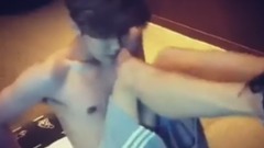 鹿晗同步更新微博INS视频一则 "酸爽 快来一起练" 17/07/22