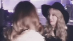 TAENY AI LA LA