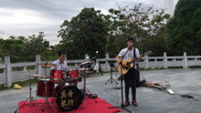 - 百色公园里卖唱《月半小夜曲》百色仔唱粤语还是蛮标准的！