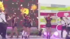 【盘点】韩国爱豆在雨中表演合集