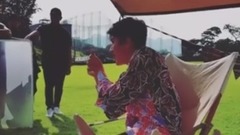 灿烈更新INS视频第一则 撒娇还是要看忙内