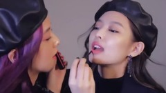 粉墨新拍的唇彩广告